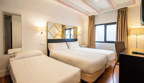 Twin Room + Extra Bed