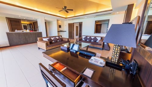 Ático de lujo, 2 habitaciones, no fumadores, vistas al mar