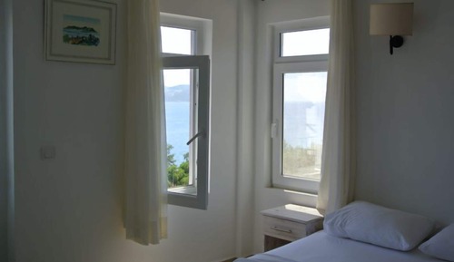 Habitación doble, vistas parciales al mar