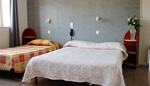 Family Room, Multiple Beds