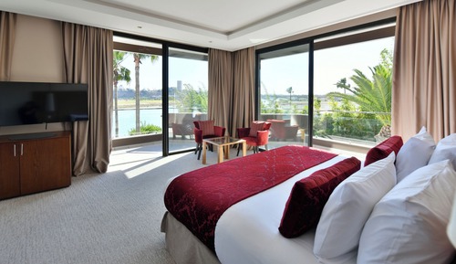 Suite Premium (River View)