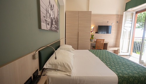 Habitación Confort con 1 cama doble o 2 individuales, balcón (with Extra Bed)