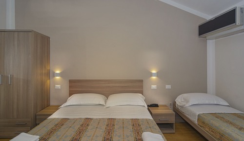Habitación triple básica