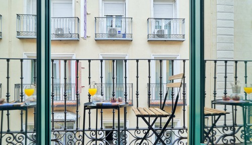 Suite superior, balcón (1, 2 and 3 pax)