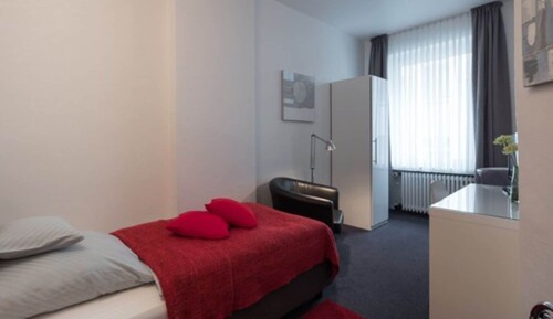 Habitación individual, baño compartido