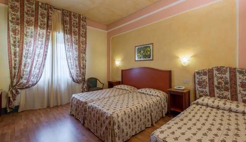 Habitación cuádruple clásica, 1 habitación