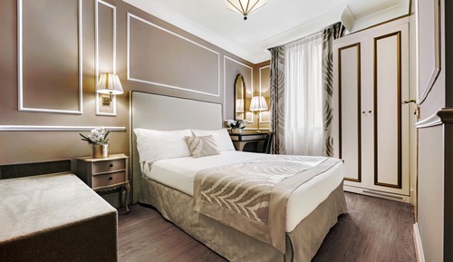 Habitación económica doble (with French Bed)