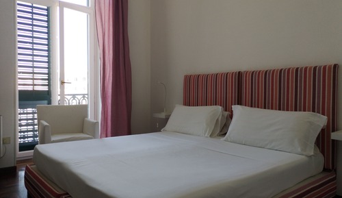 Habitación con 1 cama doble o 2 individuales, balcón, vistas al mar