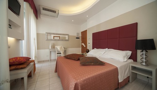 Habitación Confort con 1 cama doble o 2 individuales