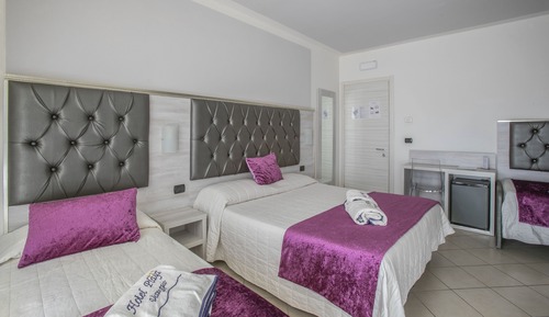 Habitación cuádruple, balcón, vistas al mar