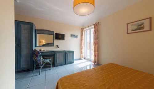 Habitación clásica con 1 cama doble o 2 individuales