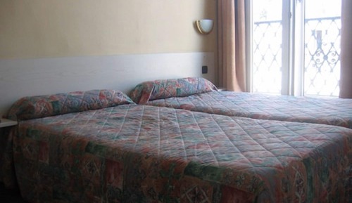 Habitación estándar con 2 camas individuales