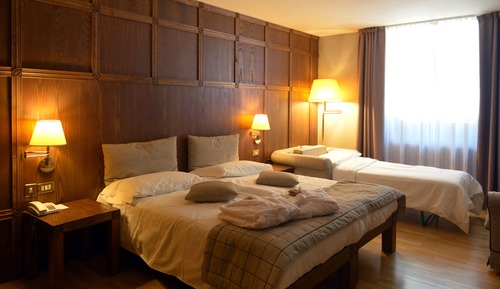 Habitación Confort con 1 cama doble o 2 individuales