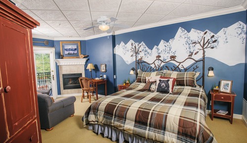 Colorado Columbine / King Bed / Fireplace