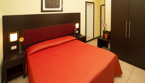 Habitación estándar con 1 cama doble o 2 individuales