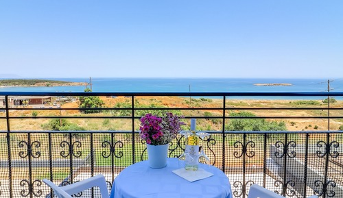 Habitación superior con 1 cama doble o 2 individuales, vistas al mar, mirando al mar