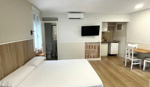 Estudio básico (Interior)