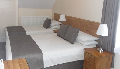 Suite, baño privado (2 Adults & 1 Child)