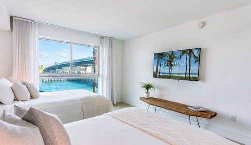 Apartamento, 2 habitaciones, cocina, vistas al canal