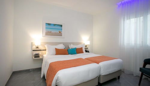 Suite, 1 cama de matrimonio, no fumadores, cocina básica (Living Room;with Sofabed)