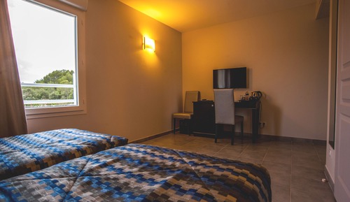 Habitación superior, 1 cama de matrimonio, bañera, vistas al jardín