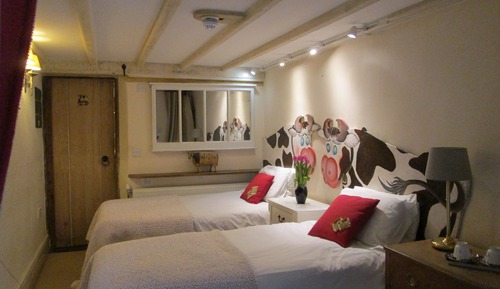 Habitación con 2 camas individuales, baño privado (Loose Box)