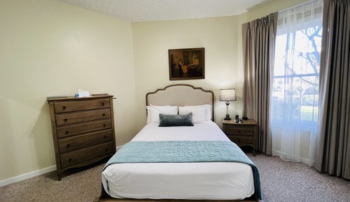3 - Renee room