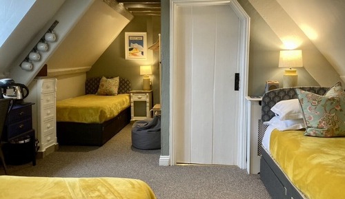 Suite, baño privado (Large  2 Adults & 2 Child)