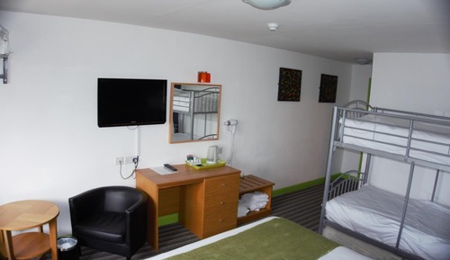 Habitación familiar (2 Adults and 3 Children)
