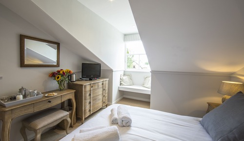 Habitación estándar con 1 cama doble o 2 individuales, baño privado