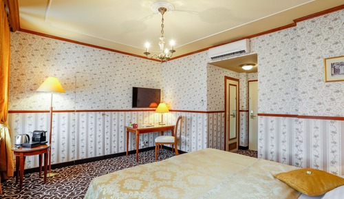 Habitación superior con 1 cama doble o 2 individuales