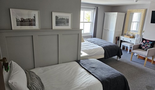 Habitación familiar, varias camas