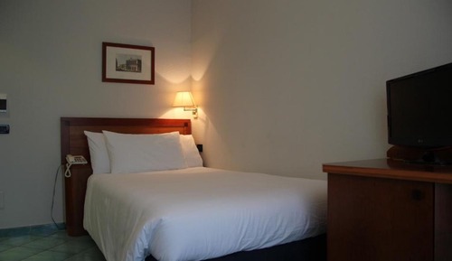 Habitación individual, en edificio anexo