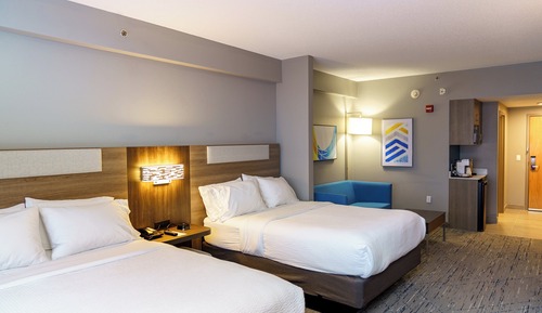 Suite, 2 camas de matrimonio, accesible para personas con discapacidad (Communications)