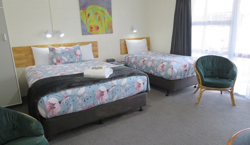 Habitación con 2 camas individuales, varias camas, vistas al jardín (Twin Studio)