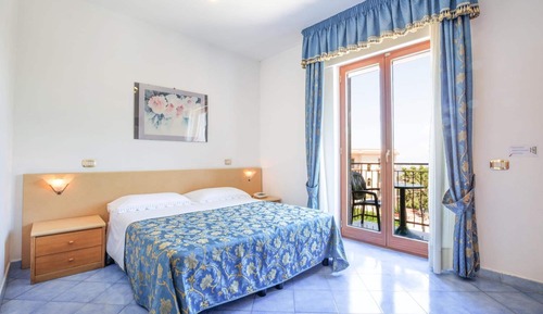 Habitación estándar con 1 cama doble o 2 individuales