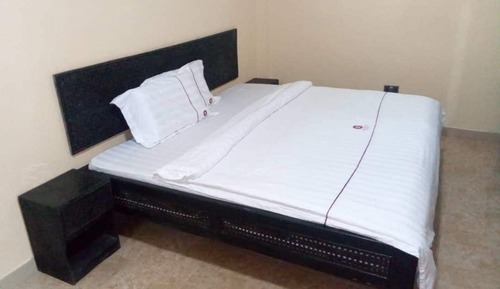 Apartamento económico, 1 cama de matrimonio grande, no fumadores