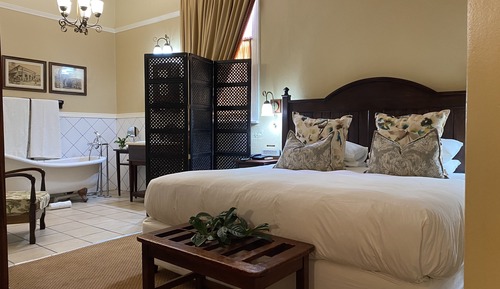 Suite ejecutiva, 1 cama de matrimonio grande, en la zona del patio