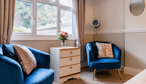 Habitación Confort con 1 cama doble o 2 individuales