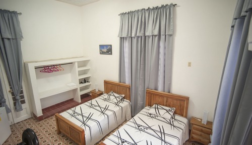 Apartamento familiar, 2 habitaciones, fumadores, vistas a la ciudad