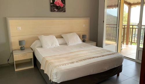 Apartamento básico, balcón, vistas al mar