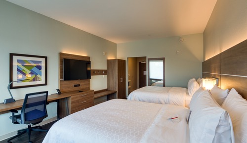 Habitación estándar, 2 camas de matrimonio, accesible en silla de ruedas (Roll-In Shower)