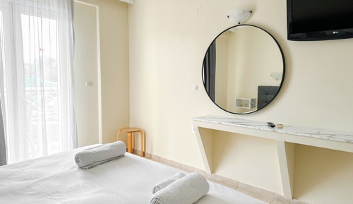 Superior Triple Room, Side Pool View