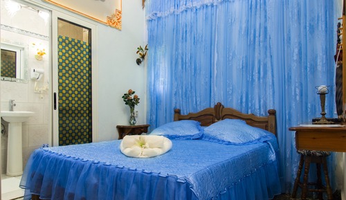 Habitación romántica, 1 cama de matrimonio, no fumadores, baño privado