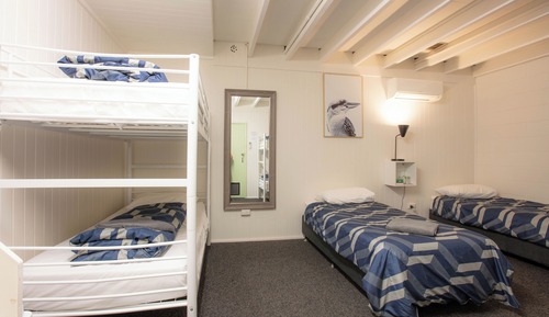 Habitación, baño compartido