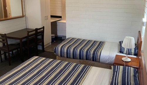 Habitación con 2 camas individuales