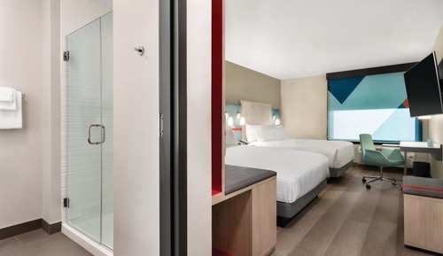 Habitación estándar, 2 camas de matrimonio (Communication Accessible)