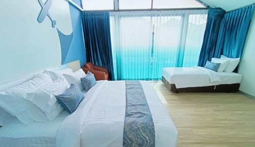 Triple Villa Pool Access