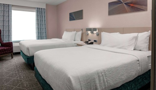 Habitación, 2 camas de matrimonio, accesible para personas con discapacidad, bañera (Hearing)