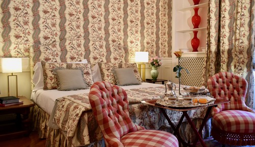 Habitación superior, 1 cama de matrimonio grande, balcón